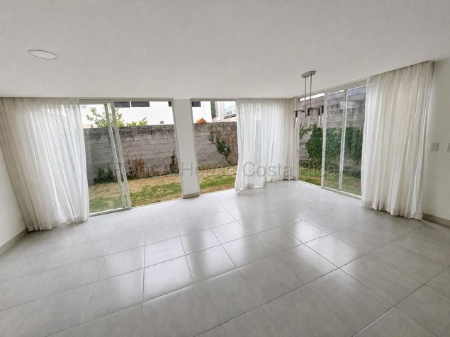 Casa en alquiler en Condominio La Arboleda, Belén, Heredia en La Ribera, Belén, Heredia — ₡ 1 200 000
