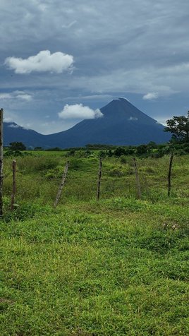Se venden Lotes con EXCELENTE vista al Volcán Arenal en La Fortuna, San Carlos, Alajuela — 63 900 000 ₡ - Foto 1 de 8
