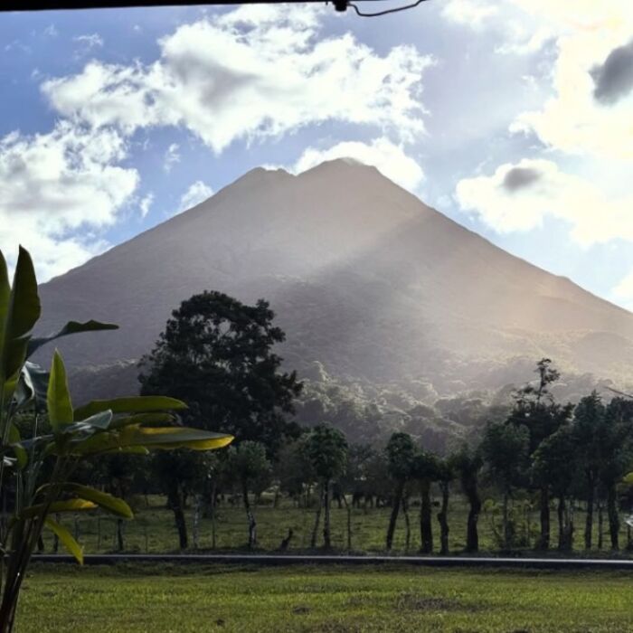ESPECIAL PROPIEDAD CON AGUAS TERMALES EN LA FORTUNA DE SAN CARLOS.  en La Fortuna, San Carlos, Alajuela — $3,000,000