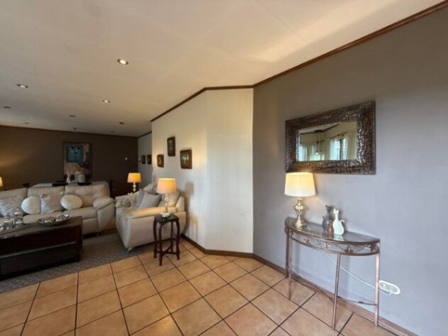 Se vende moderna casa con amplio terreno en Barva Heredia 26-603 en Barva, Heredia — $412,000