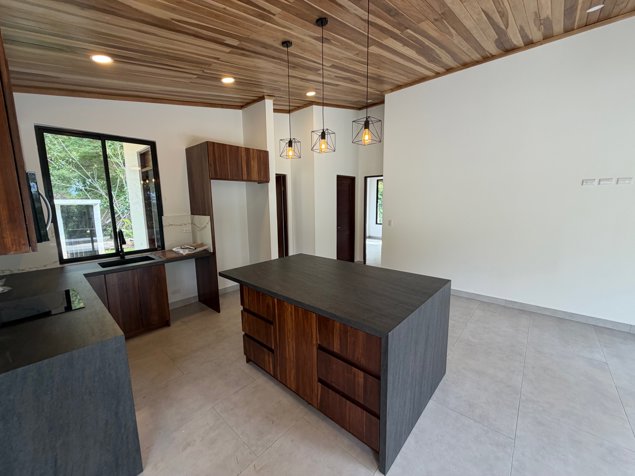 En construcción: casa tropical con acabados modernos. en Atenas, Alajuela — $400,000 - Foto 2 de 7