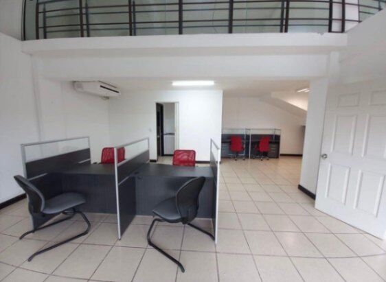 Alquiler de local comercial ubicado en Sta Ana 26-1206 en Santa Ana, San José — $1,000