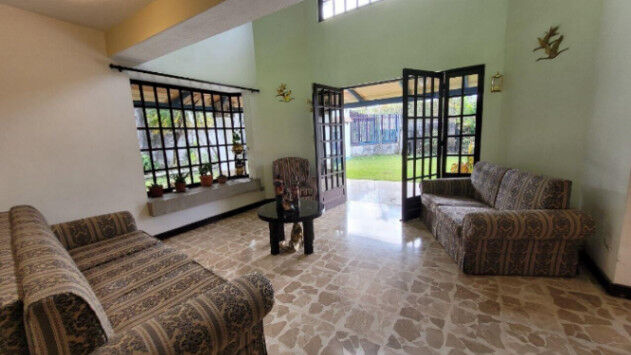 Esta casa es perfecta para quienes buscan un hogar en Venta OFC/AD in Granadilla, Curridabat, San José — $354,000