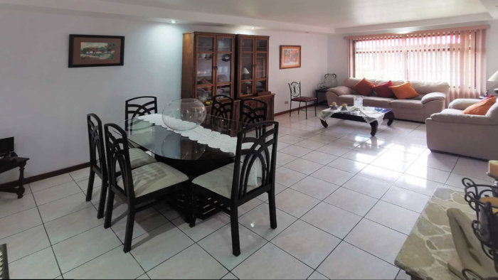 VENTA Casa con uso de suelo mixto en Tres Ríos in Tres Ríos, La Unión, Cartago — 124 000 000 ₡ - Photo 1 of 32
