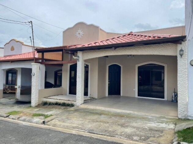 CASA EN VENTA, CONDOMINIO EN SAN FRANCISCO DE HEREDIA en San Francisco, Heredia — $196,000