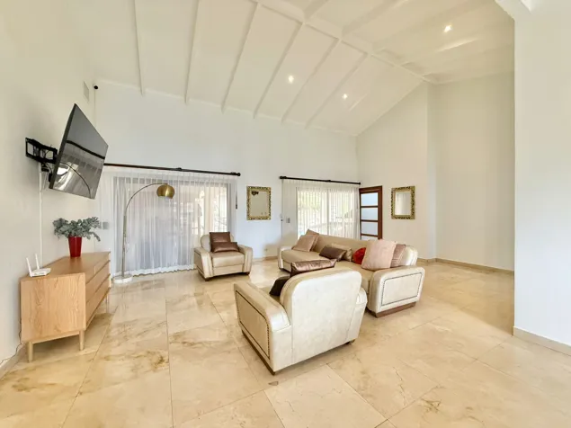 Luxury House in Condominium Near Multiplaza – 4 Bedrooms in Escazú, San José — $1,100,000 - Photo 3 of 25