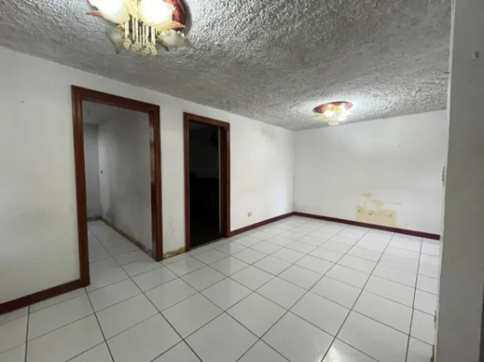 Venta de propiedad con 4 apartamentos y uso mixto #26-1912 GS en Catedral, San José — $320,000 - Foto 2 de 10