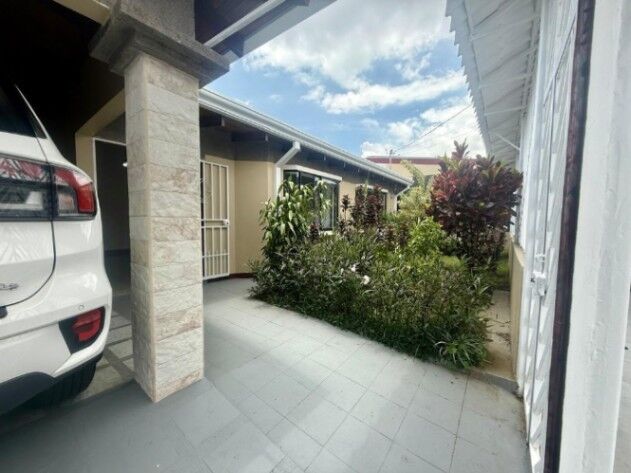 Venta de Casa en Mercedes, Heredia. RAH 26-254 en Mercedes, Heredia — $320,000