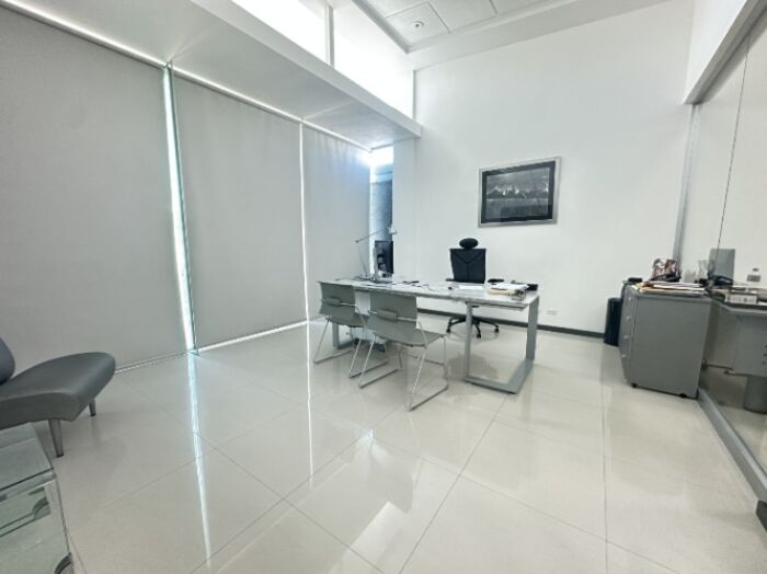ALQUILO OFICINAS MODERNAS EN SANTA ANA. in Santa Ana, San José — $1,785