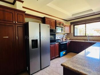 Venta de Casa en Santo Domingo de Heredia. RAH 26-1825 en San Vicente, Santo Domingo, Heredia — $498,000 - Foto 5 de 10