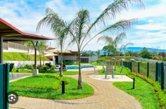 Se vende casa nueva  en Puente De Piedra, Grecia, Alajuela — ₡ 63 000 000