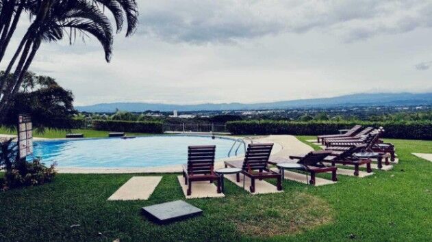 Venta de Apartamento en Avalon Country-Santa Ana. RAH 26-10 in Santa Ana, San José — $185,000