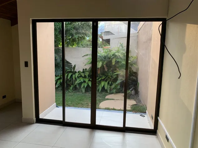 Se alquila Propiedad, Uso de suelo Mixto, San Jose, La Uruca en Uruca, San José — $1,400