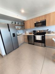 Condominio de Lujo Nuevo en el Piso 16, a Solo una Cuadra de la Playa de Jacó | Totalmente Amueblado in Jacó, Garabito, Puntarenas — $295,000 - Photo 4 of 14