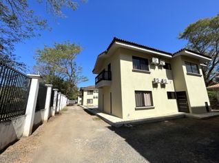 Encantadores Apartamentos en alquiler Playa Hermosa, Guanacaste en Sardinal, Carrillo, Guanacaste — $1,300 - Foto 2 de 30