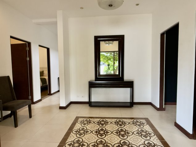Casa en Hacienda Espinal para alquiler con o sin muebles en Guácima, Alajuela — $6,500 - Foto 2 de 20