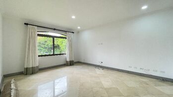 Venta de casa en Condominio Monterán Granadilla Curridabat en Granadilla, Curridabat, San José — $1,800,000 - Foto 5 de 26