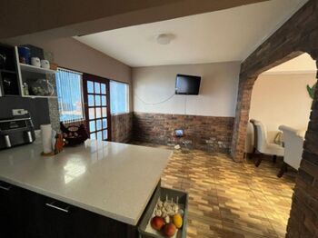 🏡 Hermosa Casa Familiar de Dos Niveles en Guadalupe🏠 en Guadalupe, Goicoechea, San José — $200,000 - Foto 5 de 27