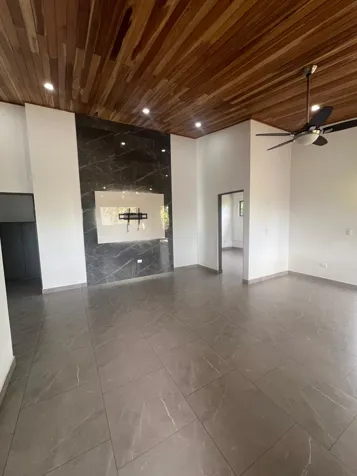 Casa Moderna en Comunidad Cerrada Exclusiva – Atenas, Costa Rica en Atenas, Alajuela — $190,000 - Foto 3 de 17