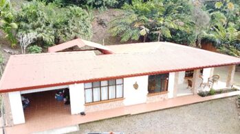 CASA EN VENTA CERCA DE LA RESERVA FUDEBIOL CON NACIENTE,PZ. in San Isidro De El General, Pérez Zeledón, San José — $299,999 - Photo 4 of 16