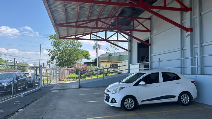 VENTA BODEGA, HEREDIA, SANTO DOMINGO, LA VALENCIA in Pará, Santo Domingo, Heredia — $3,380,000