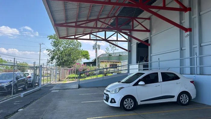 VENTA BODEGA, HEREDIA, SANTO DOMINGO, LA VALENCIA in Pará, Santo Domingo, Heredia — $3,380,000