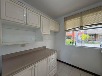 Alquiler de Casa en Moravia-La Trinidad. RAH 26-2230 in La Trinidad, Moravia, San José — 600 000 ₡ - Photo 4 of 14