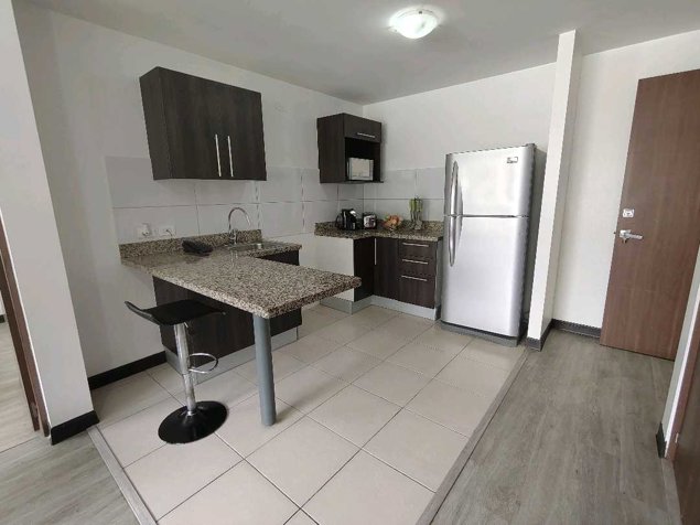 VENDO HERMOSO APARTAMENTO EN TORRE BELLAVISTA en Ulloa, Heredia — $135,000