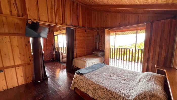 VENTA DE CABAÑA DE MONTAÑA EN MIRAVALLES, PEREZ ZELEDON: VISTA PANORAMICA Y POTENCIAL AIRBNB en El General, Pérez Zeledón, San José — $95,000