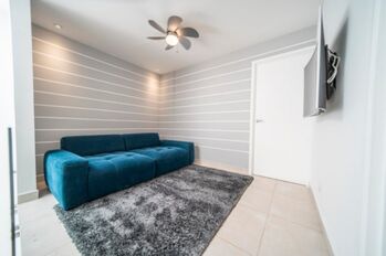 Se vende moderna casa con patio y terraza en Ciudad Colón 26-49 en Colón, Mora, San José — $220,000 - Foto 5 de 20