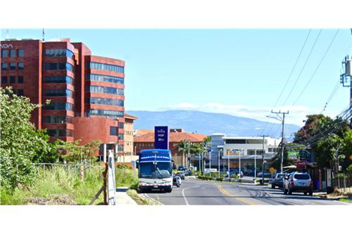 Desarrollo OPORTUNIDAD Comercial cerca Multiplaza in Escazú, San José — $1,650,000