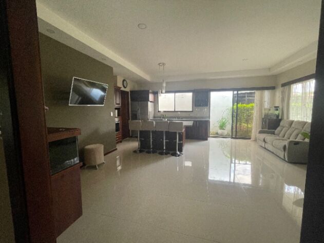 Se vende casa Condominio La Viña  en Tacares, Grecia, Alajuela — ₡ 90 000 000