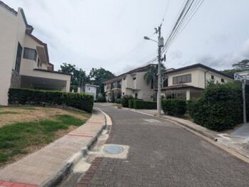 Venta de Lote en Río Oro de Santa Ana. RAH 27-92 in Uruca, Santa Ana, San José — $125,000 - Photo 4 of 10