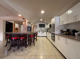 VENTA DE CASA AMPLIA CON 5 APARTAMENTOS – SAN RAMÓN, LA UNIÓN in San Ramón, La Unión, Cartago — $480,000 - Photo 4 of 14