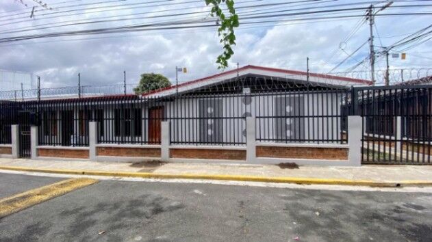 MLS-26-310 VENTA CASA CON 1 APARTAMENTO HATILLO SAN JOSE en Hatillo, San José — ₡ 83 000 000