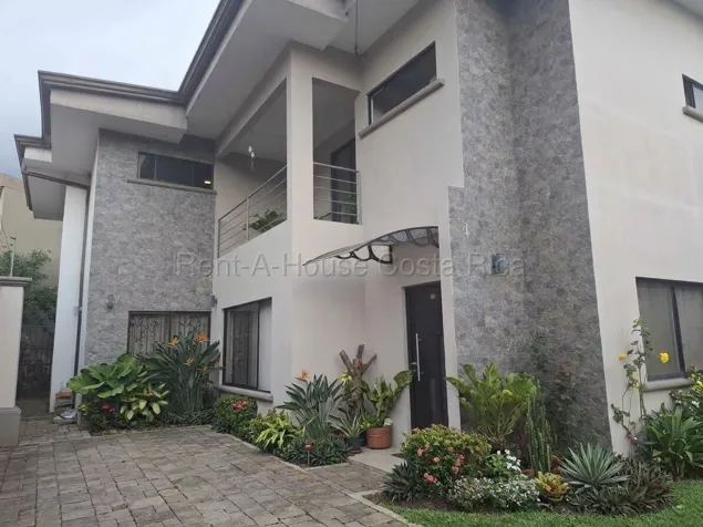 Venta de Casa Contemporánea en San Isidro de Coronado #27-1022 GS en San Isidro, Vázquez de Coronado, San José — $347,000