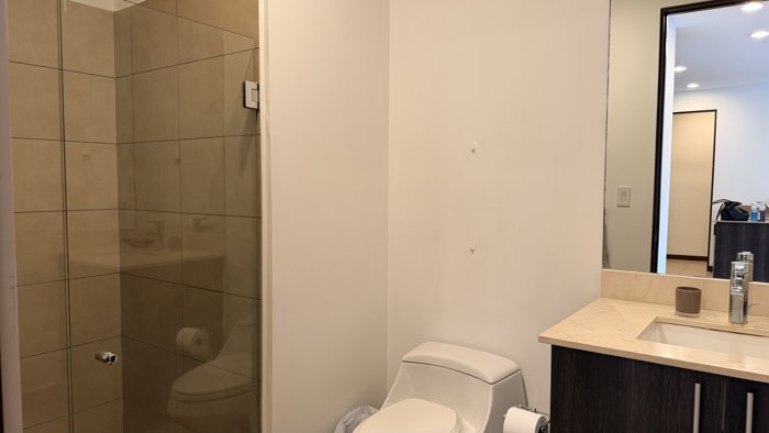 Alquiler de apartamento amueblado en Distrito 4, Escazú in San Rafael, Escazú, San José — $2,000 - Photo 3 of 17