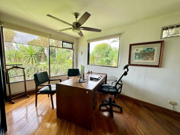 ALQUILER toda una casa para la comodidad de su equipo de trabajo en Granadilla, Curridabat, San José — $3,500