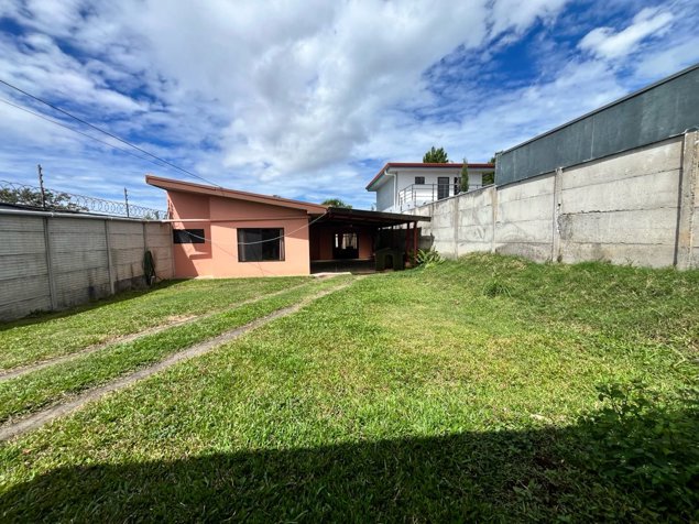 Venta casa en Barva Heredia , amplia zona verde en Barva, Heredia — ₡ 95 000 000