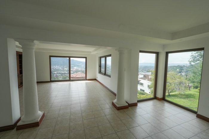 Apartamento de 1 piso con 3 habitaciones + Oficina en Villa Real en Pozos, Santa Ana, San José — $3,500 - Foto 2 de 22