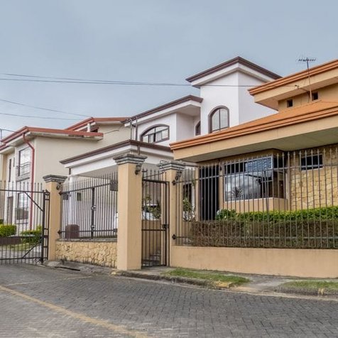 VENTA DE CASA, CARTAGO, OREAMUNO, CONDOMINIO VEREDAS DEL IRAZU in San Rafael, Oreamuno, Cartago — $195,000