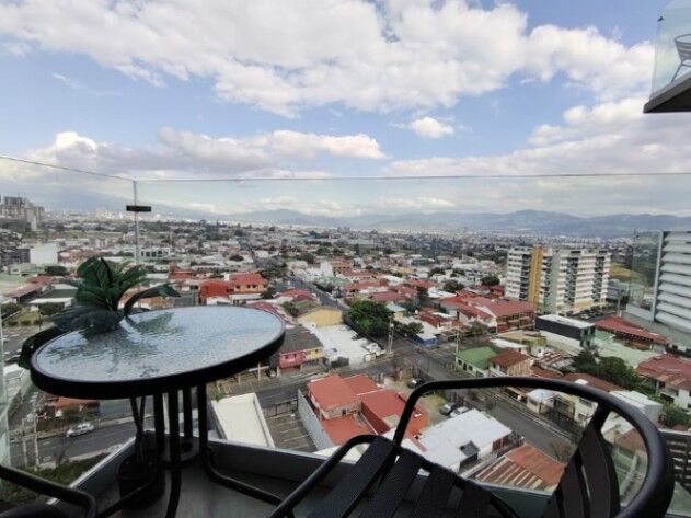 Moderno apartamento de una habitación en Mata Redonda, San José — $148,000