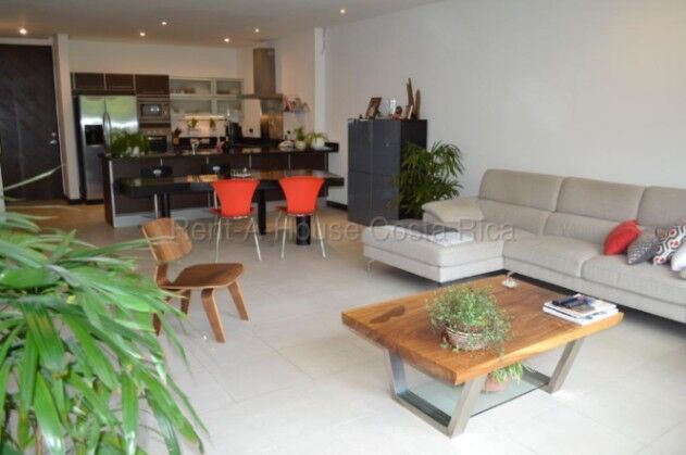 Alquiler Apartamento amplio con terraza privada y 3 baños #26-2132 GS in Santa Ana, San José — $1,900