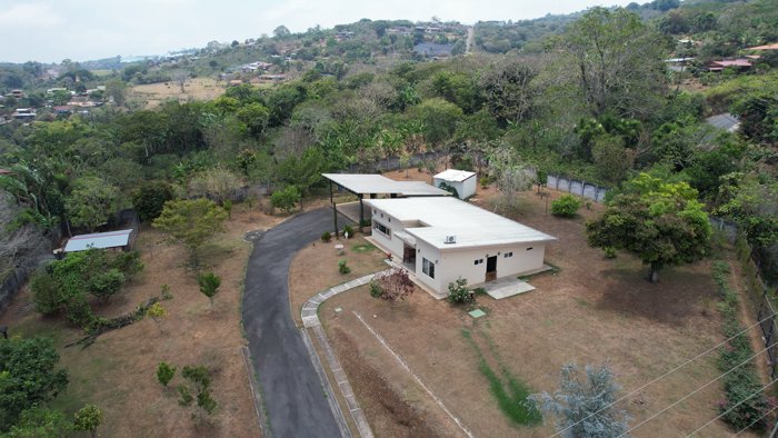 Casa en Venta Porozal de Naranjo in Naranjo, Alajuela — $390,000 - Photo 3 of 19