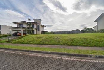 Terreno de 517m2 en Condominio Los Castillos, La Guácima en Guácima, Alajuela — $110,000 - Foto 3 de 19