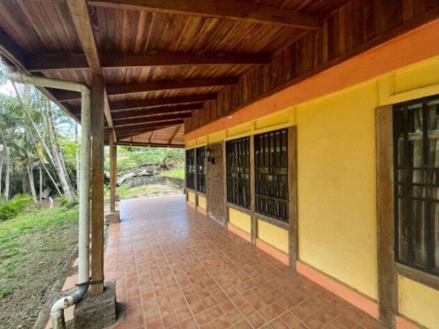 Venta de casa con lote de 3 mil M2 en Acosta Guitil 26-1273 in Guaitil, Acosta, San José — ₡ 60 000 000
