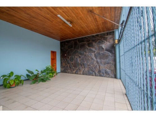 VENTA DE CASA USO MIXTO, SAN JOSÉ, SABANA NORTE, MATA REDONDA en Mata Redonda, San José — $389,000