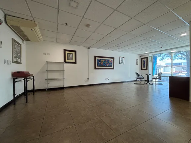 OFFICE FOR SALE OF 60 M², 3 PARKING SPACES, 1 BATHROOM AND STORAGE ROOM IN TORRES PASEO COLÓN in Merced, San José — $186,500 - Photo 3 of 7