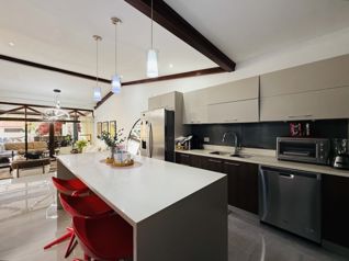 Venta de Hermosa Casa y oficinas en Ciudad Colón in Colón, Mora, San José — $945,000 - Photo 5 of 20
