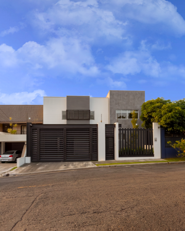 HOUSE FOR SALE, 4 BEDROOMS IN URB. OMEGA, IN FRONT OF SAINT CLARE SCHOOL (jk) in San Juan, La Unión, Cartago — $530,000